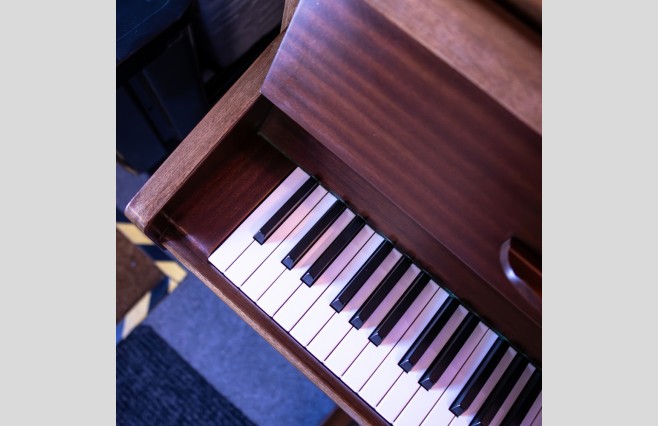 Knight Satin Mahogany K10 Upright Piano, Used - All Inclusive Premium Package (SN:812773) - Image 7